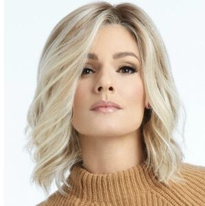 Simmer Wig in Shaded Biscuit NWOT